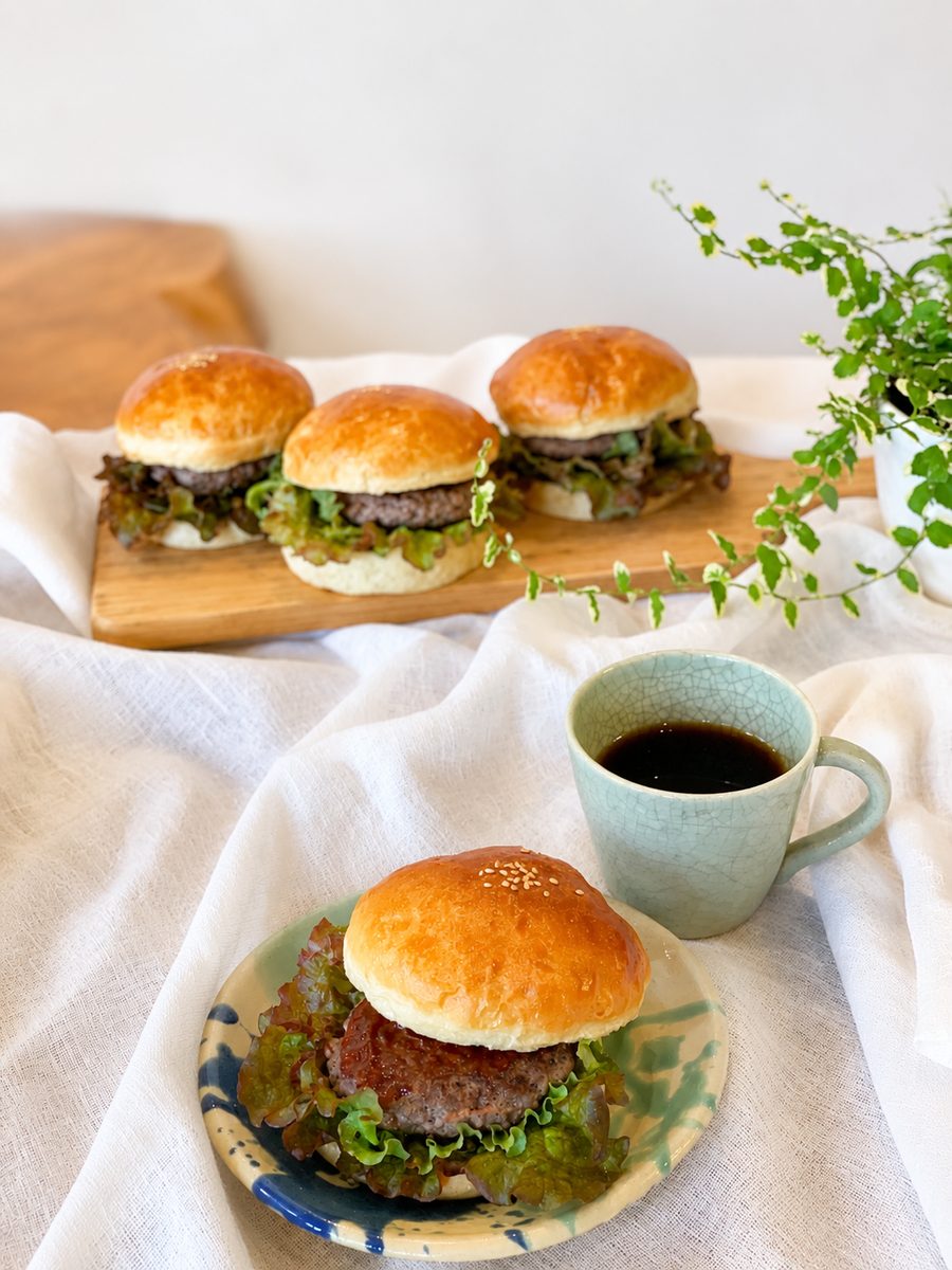 自家製バンズのハンバーガー